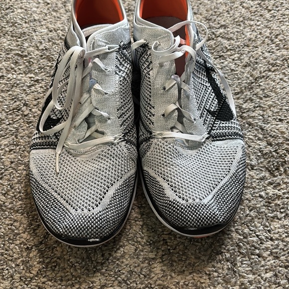 Nike Free TR Flynit Sneakers size 12 - Picture 2 of 5